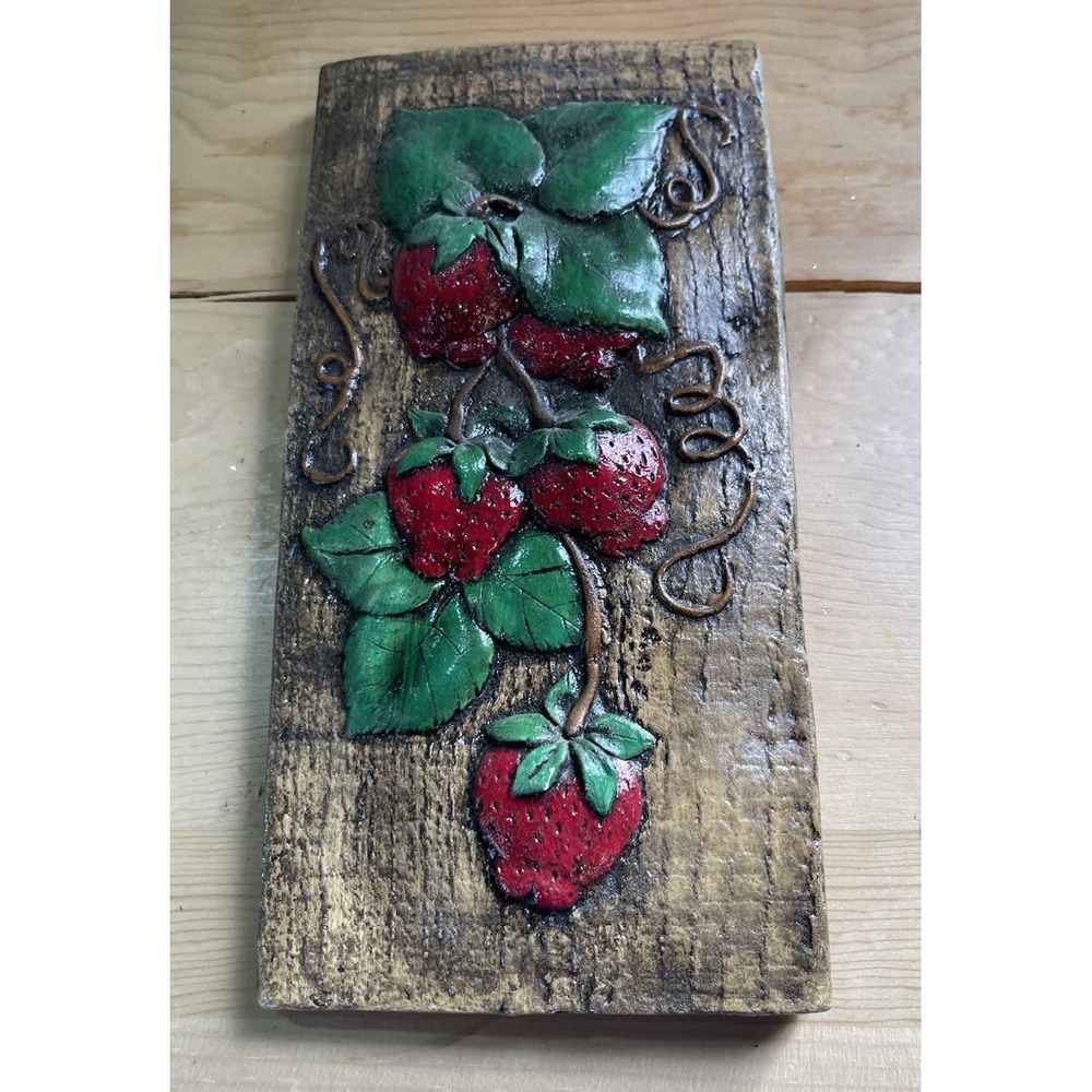Vintage Ceramic Plaster Strawberry Wall Hanging‎ Art Wood Look Grandma Kitchen